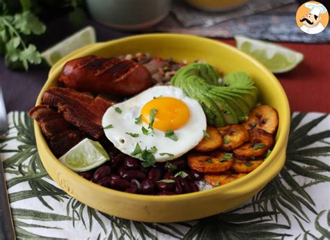   Bandeja Paisa: Savourez une Symphonie de Saveurs Colombiennes et d’Épices Vibrantes !