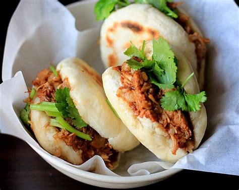  Rou Jia Mo à la Bengbu: Un Délice Carné Embrassé par une Brioche Dorée et Folle de Saveur!